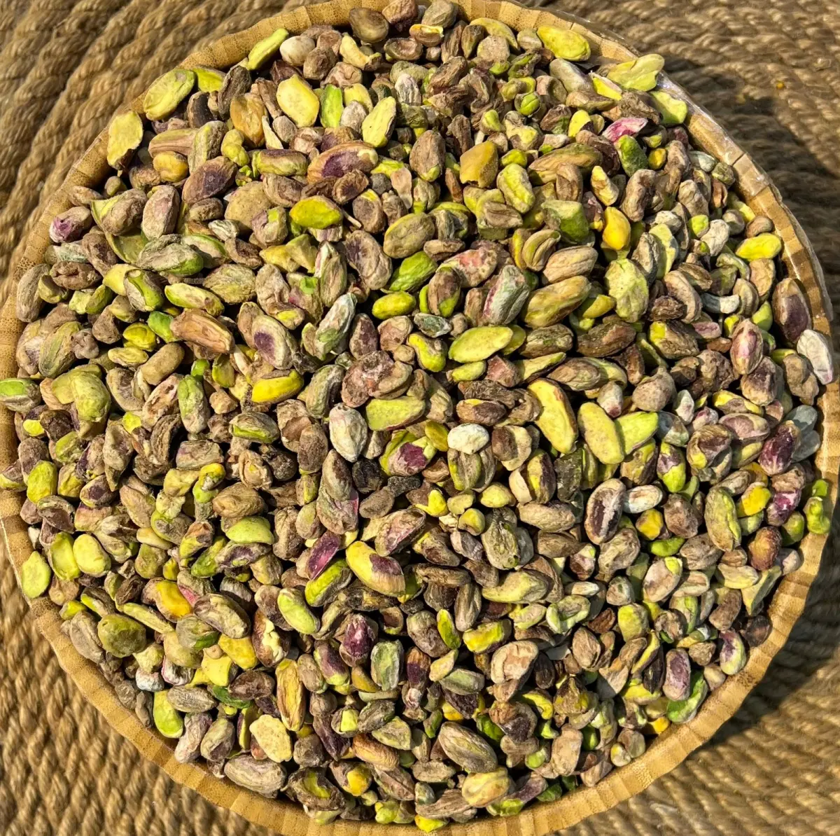  A ناوکی فستقی احمدی 